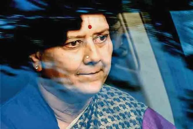 राजनीतिक भ्रष्टाचार पर शिकंजा