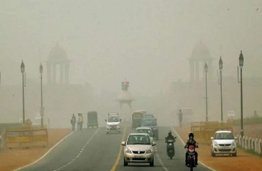 दिल्ली एनसीआर में प्रदूषण से घुटी सांसें, 5 नवंबर तक बंद रहेंगे स्कूल