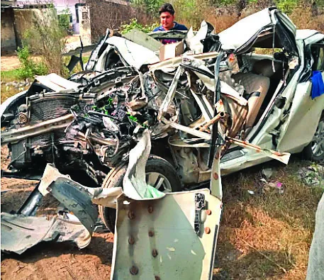 पटियाला : ट्रैक्टर-ट्राली से टकराई कार, दंपत्ति की मौत