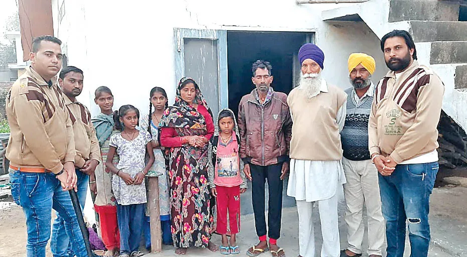 डेरा अनुयायियों ने मंदबुद्धि को अपनों से मिलाया