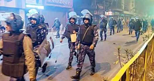 उत्तर प्रदेश के हिंसाग्रस्त क्षेत्रों में तनावपूर्ण शांति