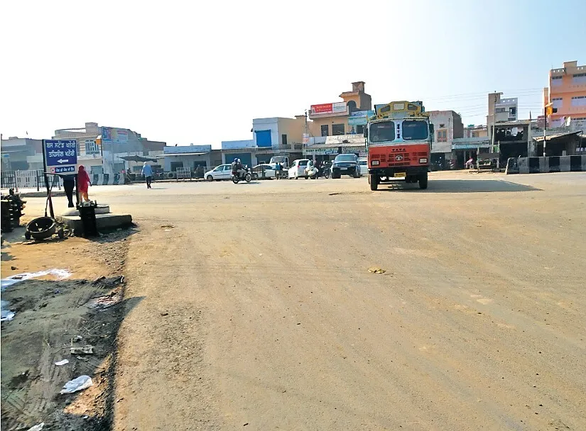 संगरूर : बस स्टैंड के सामने की क्रॉसिंग बनी यात्रियों के लिए ‘मौत की क्रॉसिंग’