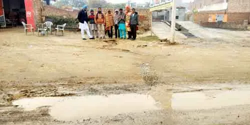 पेयजल लाइन लीकेज लोगों के लिए बनी जी का जंजाल