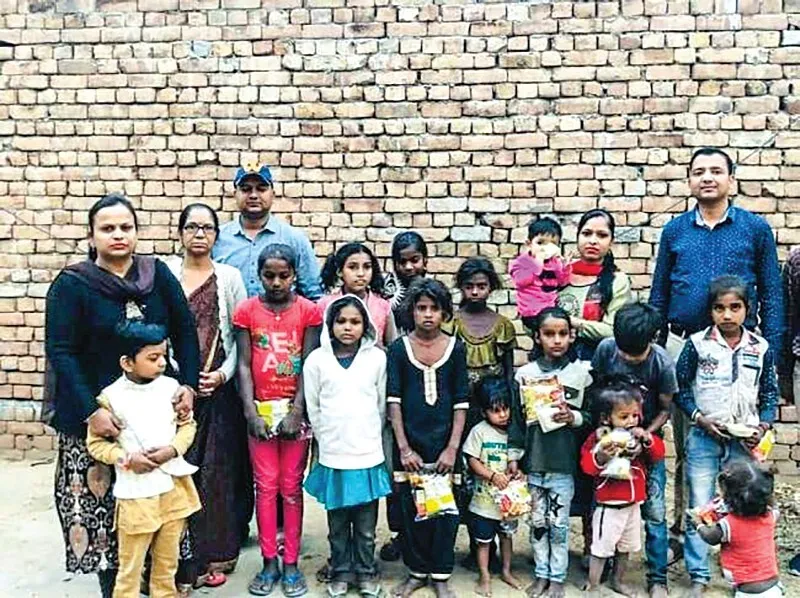 झुग्गी-झोपड़ियों में शिक्षा की अलख जगा रही संस्था