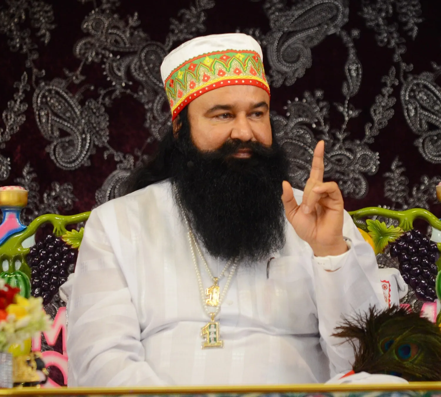 सिर्फ सुमिरन से काबू होता है मन: पूज्य गुरु जी