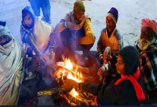 प्रचंड सर्दी, घने कोहरे में ठिठुरा समूचा उत्तर भारत