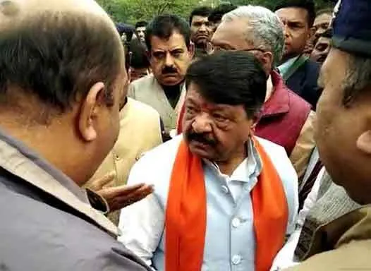 भाजपा नेता कैलाश विजयवर्गीय सहित 350 लोगों पर केस दर्ज