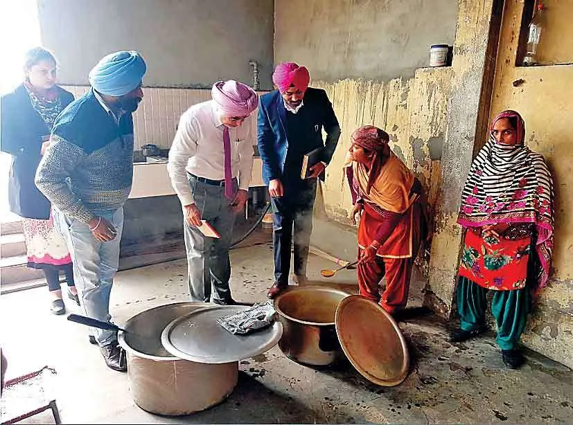 पटियाला : पंजाब स्टेट फूड कमीशन ने किया सरकारी एलिमेंट्री स्कूल का दौरा
