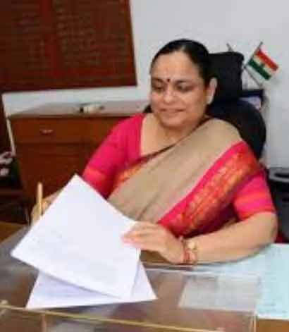 जन योजनाओं को बनाकर धरातल पर उतारना अधिकारियों की जिम्मेदारी : मुख्य सचिव