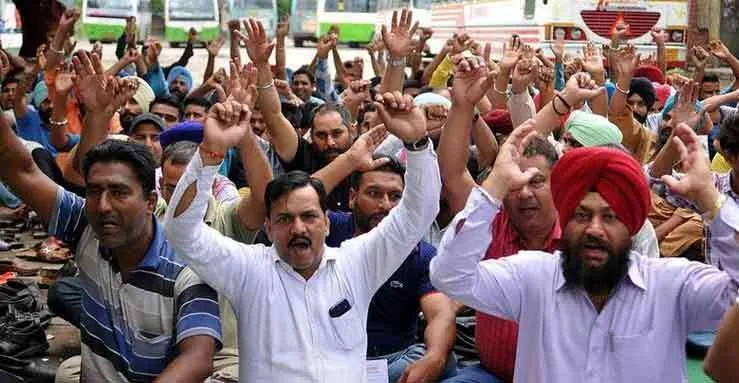 ट्रेड यूनियनों की राष्ट्रव्यापी हड़ताल से थमा जनजीवन