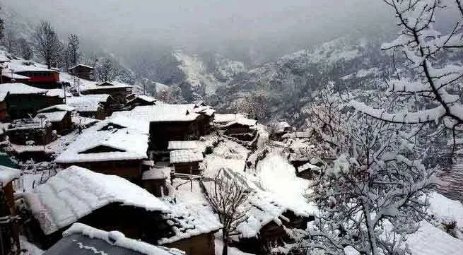 नैनीताल और कुमाऊं में भारी हिमपात