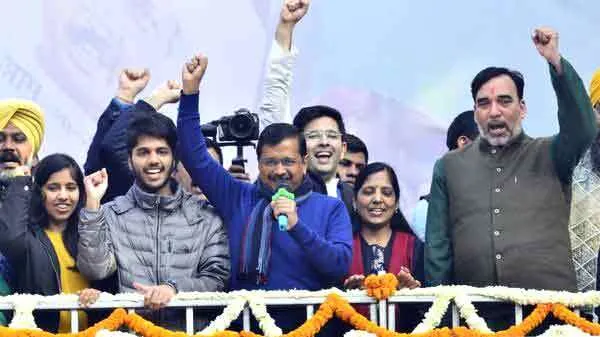 दिल्ली में ‘आप’ की सफलता के निहितार्थ