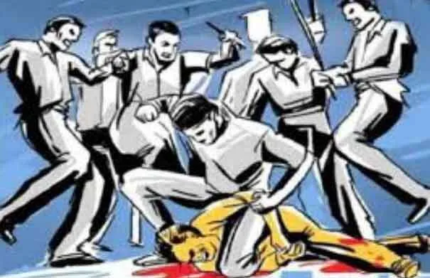 Crime: ऑटो चालक की लाठी-डंडों से पीटकर हत्या