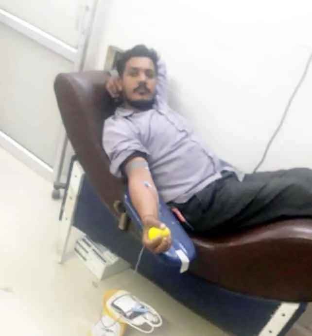 Blood donation: जरूरतमंद को रक्तदान कर किया ईलाज में सहयोग
