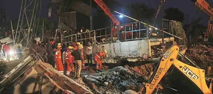 जमींदोज हो रही ‘इमारतों का कहर’