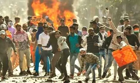 दिल्ली को शस्त्र नहीं, सौहार्द चाहिए