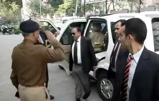 Delhi violence: दिल्ली हिंसा पर मोदी, शाह, डोभाल की कड़ी नजर