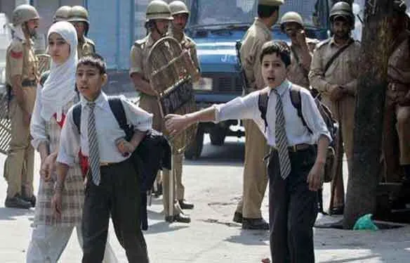 अनुच्छेद 370: कश्मीर में छह महीने बाद सभी स्कूल खुले