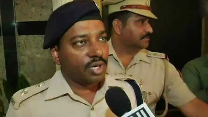 शाहीन बाग गोली कांड में गिरी DCP पर गाज, पद से हटाया