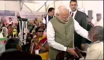 प्रयागराज में प्रधानमंत्री ने दिव्यांगों और बुजुर्गों को बांटे उपकरण, गिनीज बुक में हुआ नाम दर्ज