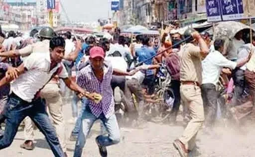 हिंसा का ताडंव राजनीतिक विफलता