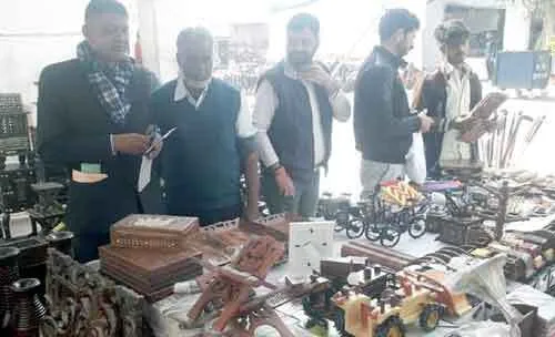Saras Fair: अद्भूत हैं ये सजावटी तोप, बक्सा और संदूकें