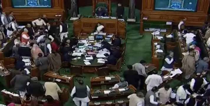 राहुल के ‘डंडे’ वाले बयान पर लोकसभा में भारी हंगामा