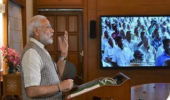 Mann Ki Baat: कोरोना से मुकाबला युद्ध जैसा लेकिन जीत करेंगे हासिल: PM