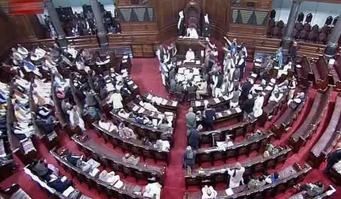 कोरोना के चलते संसद सत्र स्थगित करने की मांग