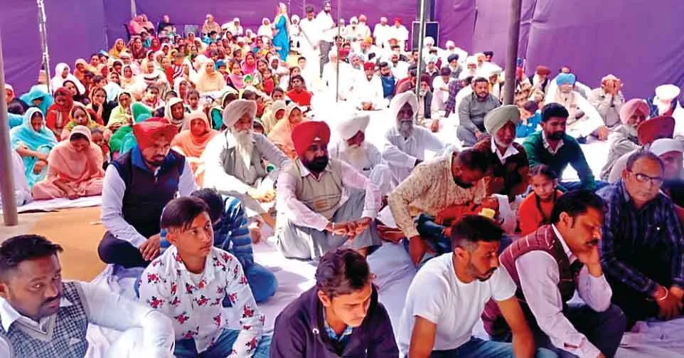 साध-संगत ने जरूरतमंद परिवारों को वितरित किया राशन