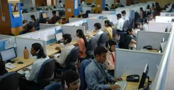 सेवा क्षेत्र में सात साल की सबसे बड़ी तेजी