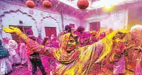 Unique-Holi-3