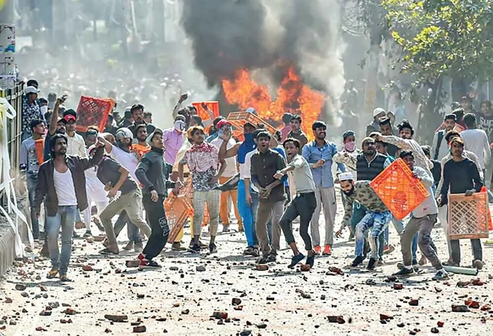 दंगाइयों की निजता क्या?