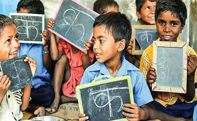 शिक्षा कानून का एक दशक: आधी हकीकत आधा फसाना