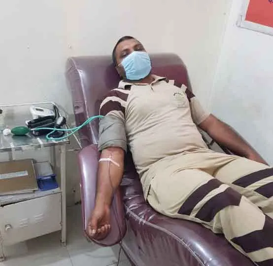 लॉकडाउन में रक्त की पूर्ति कर रहे डेरा सच्चा सौदा के अनुयायी