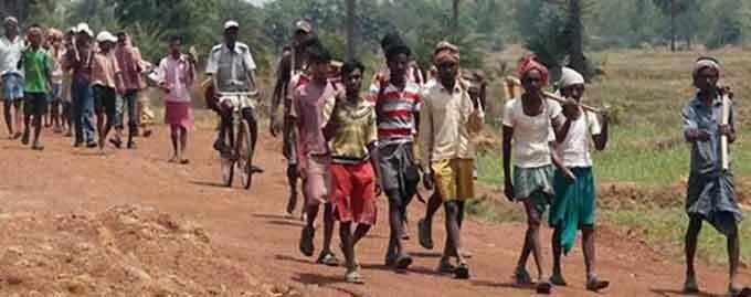कोरोना: मेहनतकशों के समक्ष पैसे का संकट खड़ा हुआ