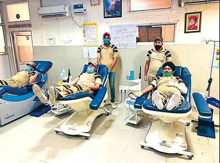डेरा श्रद्धालुओं ने थैलेसीमिया पीड़ितों के लिए किया 53 यूनिट रक्तदान