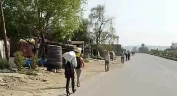 मुंबई से 1600 किमी. पैदल चलकर पहुंचा घर! क्वारंटाइन किया तो 6 घंटे में मौत