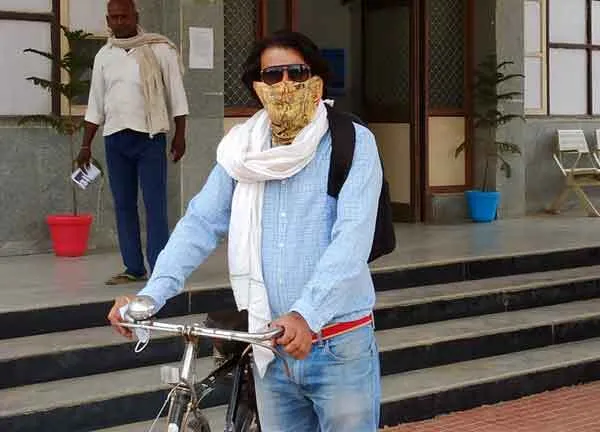 बीमार माँ से मिलने की चाह में साइकिल पर तय किया 1400 किमी. का सफर