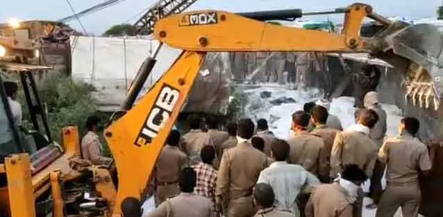 औरैया में भीषण सड़क हादसा,24 प्रवासी मजदूरों की मौत