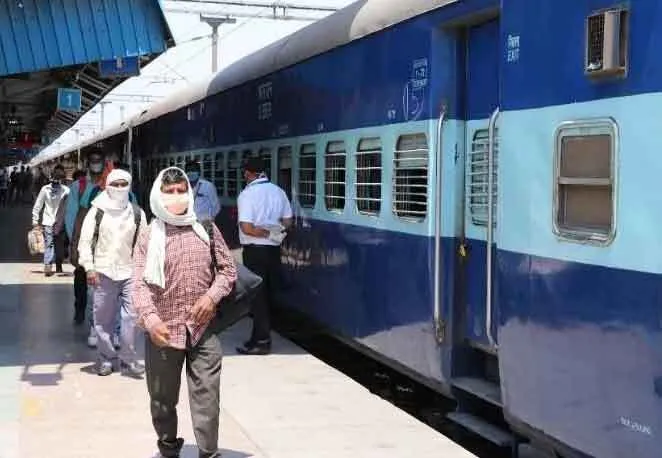 जालंधर से 1200 प्रवासी उन्नाव के लिए रवाना
