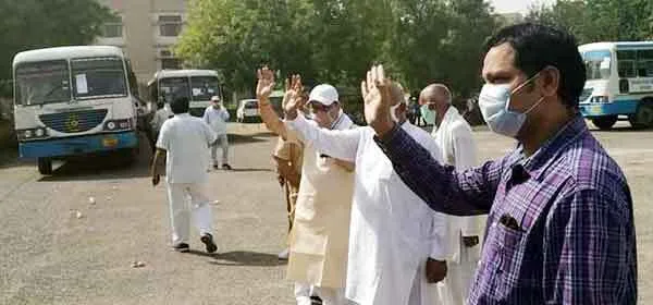 झज्जर से 991 प्रवासियों को अपने भेजा घर