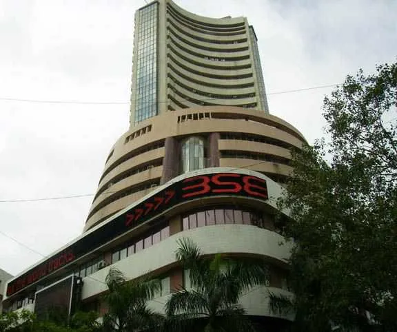 शुरूआती कारोबार में 400 अंक चढ़ा सेंसेक्स