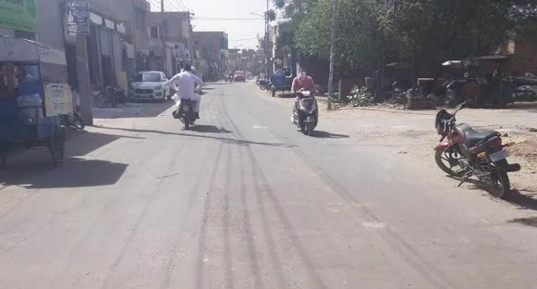 गर्मी ने लोगों को किया बेहाल, बढ़ते तापमान के कारण सड़कों पर पसरा सन्नाटा