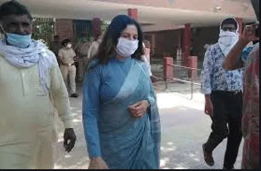 चप्पल कांड : सोनाली फोगाट गिरफ्तार और रिहा