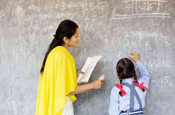 हिमाचल के सरकारी स्कूलों में पढ़ाने वाले साढ़े 12 हजार शिक्षक होंगे नियमित