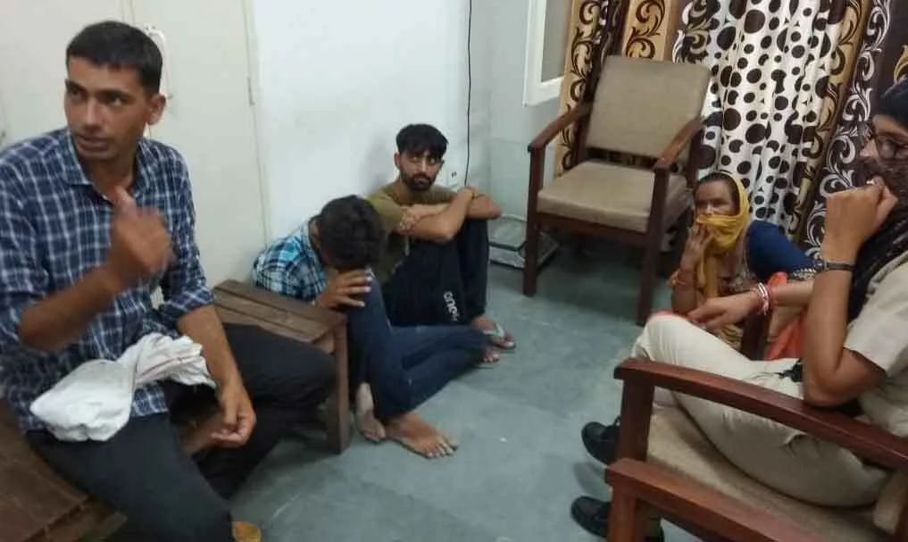 51हजार के नकली नोटों सहित तीन गिरफ्तार