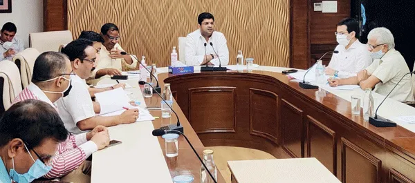 कॉन्ट्रेक्ट लेबर रखने वाले संस्थानों को एचयूएम से जोड़ा जाएगा : दुष्यंत
