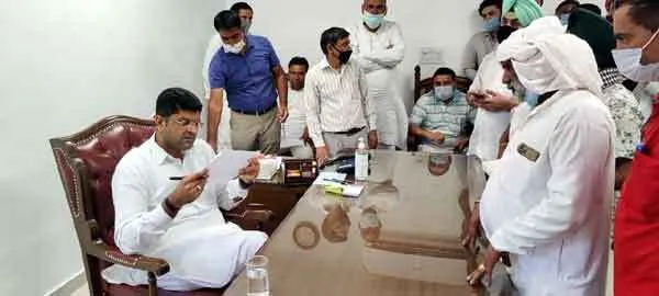डिप्टी सीएम दुष्यंत चौटाला का निजी सचिव मिला पॉजीटिव