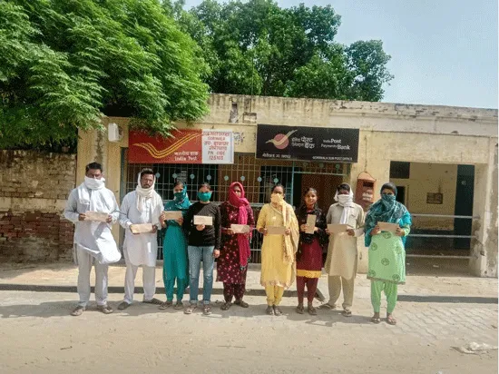 डेरा अनुयायी पूज्य गुरू जी को राखी भेज दे रहे दृढ़ विश्वास व आस्था का परिचय